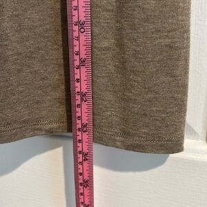 Eileen Fisher skirt. Elastic waist, side slit on one side. Very soft